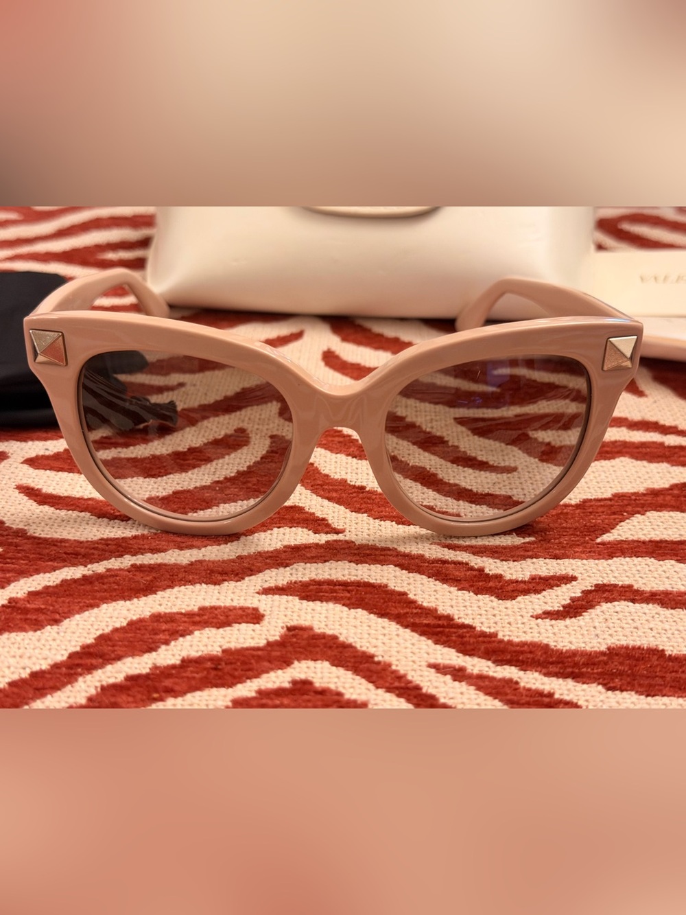 Valentino Rockstud Sunglasses in Blush Pink